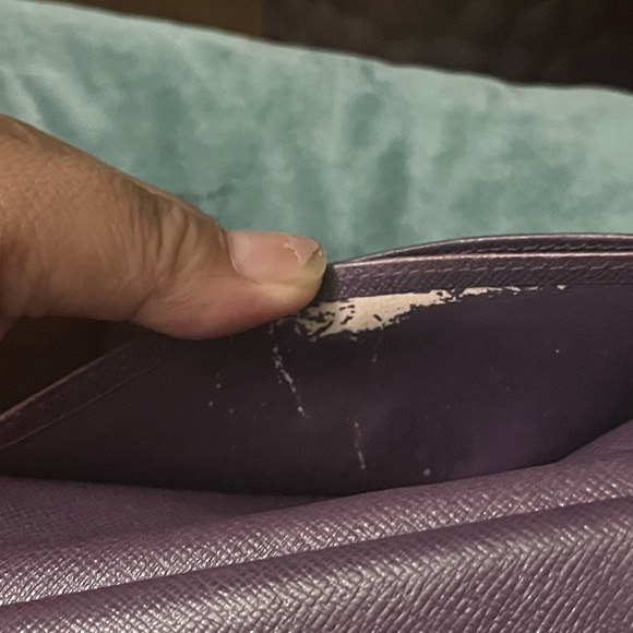 Lv epi wallet w/ snap coin - Picture 6 of 12